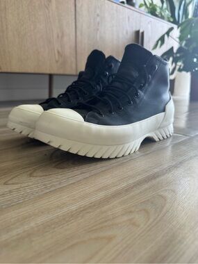 Men’s Converse Boots Size 11